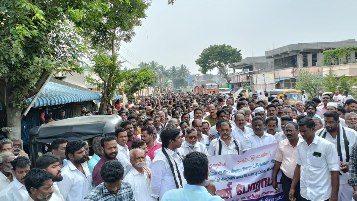 Protest in Kollidam against merger of village panchayats to form town panchayat